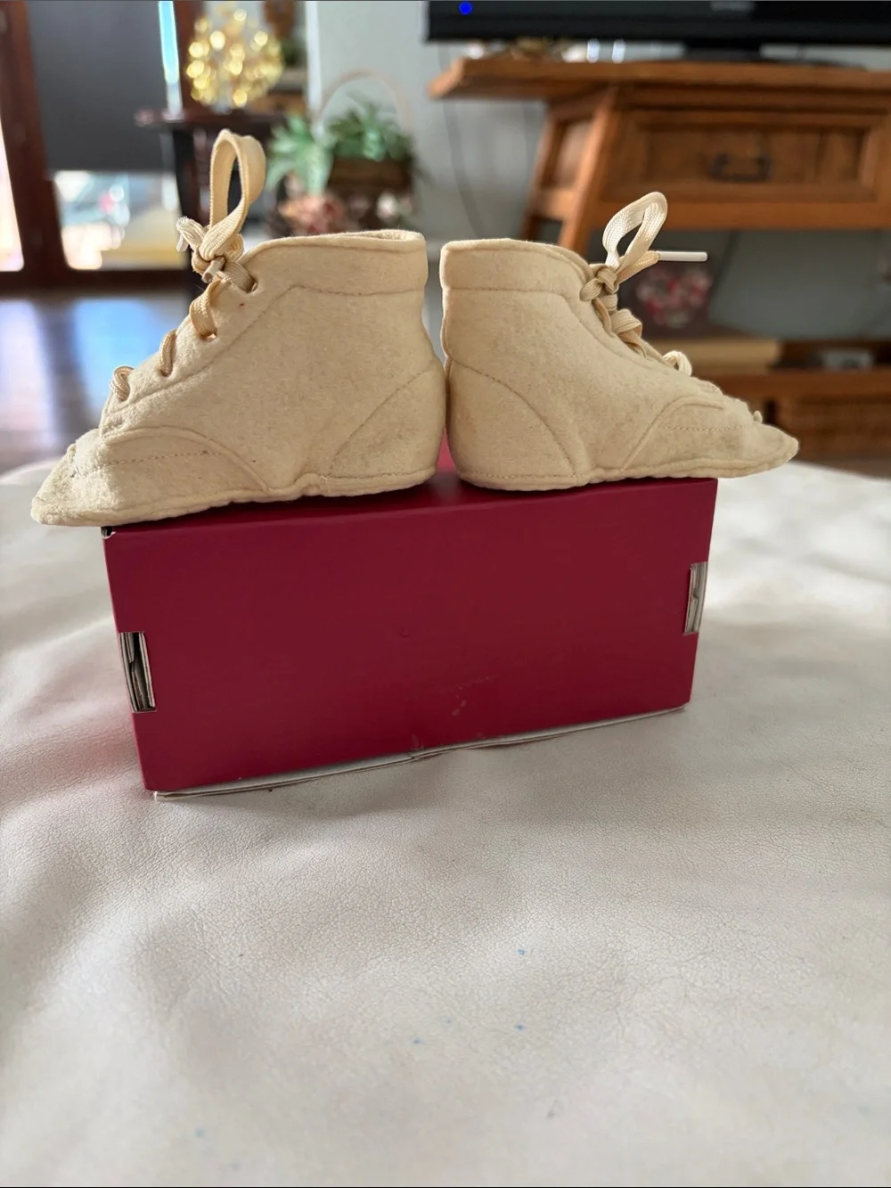 VINTAGE 1950’s GERTRUDE’S CRIB SHOES